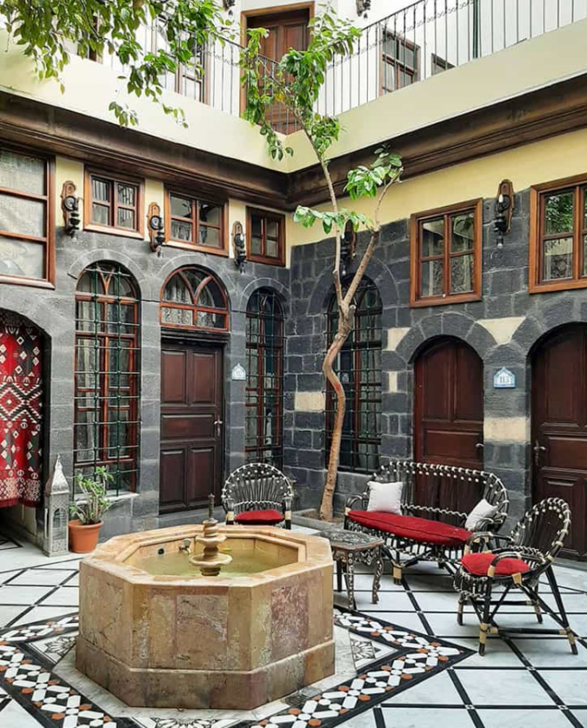 old damascus apt - image 4