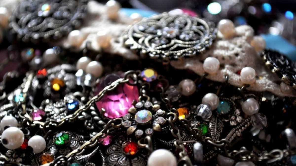 Accessories Test 221 - image 5